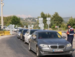 Bayramda nüfusun ikiye katlanması beklenen Antalya’ya tatilci akını