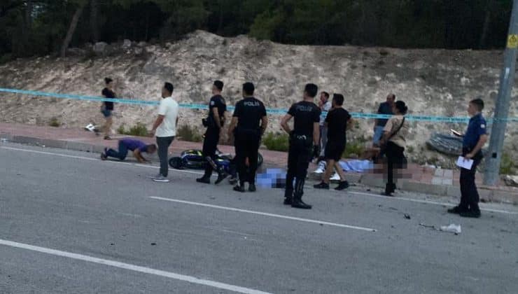 Antalya’da iki motosiklet kafa kafaya çarpıştı: 2 genç kız hayatını kaybetti