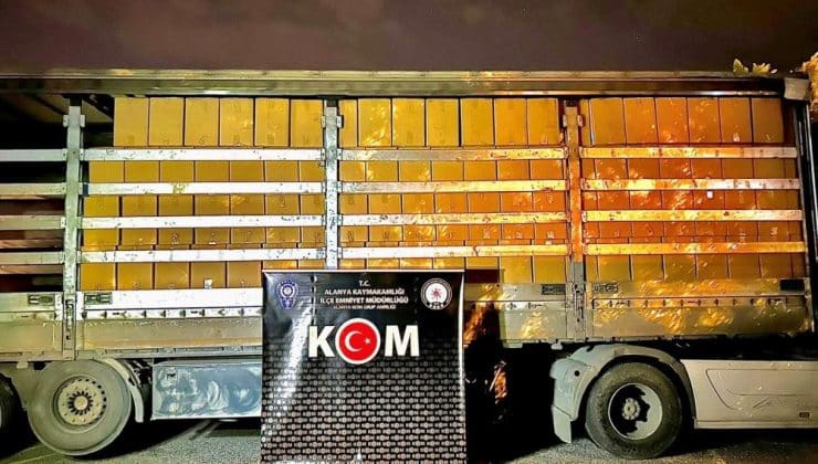 Alanya’da durdurulan tırda 4 ton kaçak tütün ele geçirildi